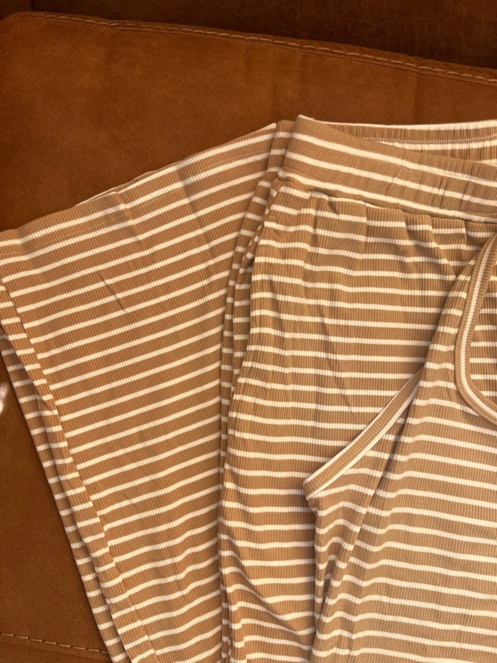 Boutique Tan/White Striped Lounge Set / Pants and Halter top NEW WITH TAGS - Picture 3 of 8